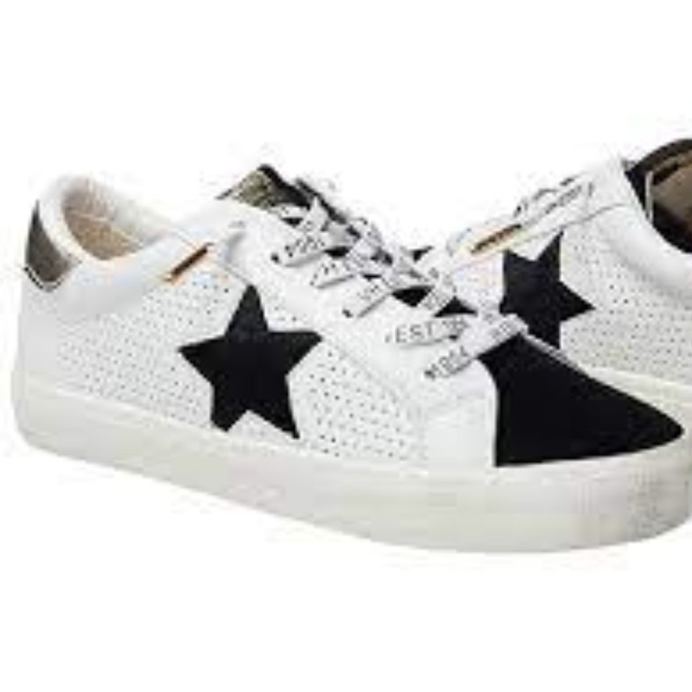 Vintage Havana  Women's Gadol Perforated Sneaker, White/Black Women Size 7.5